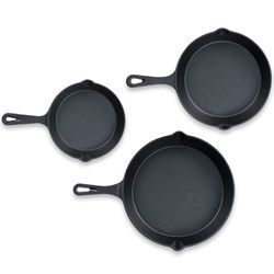 Wildtrak Leisure Australia Cast Iron Frying Pan Set − Heavy duty cast iron pan set